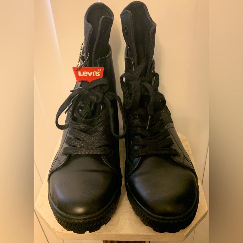 levis maine lace up